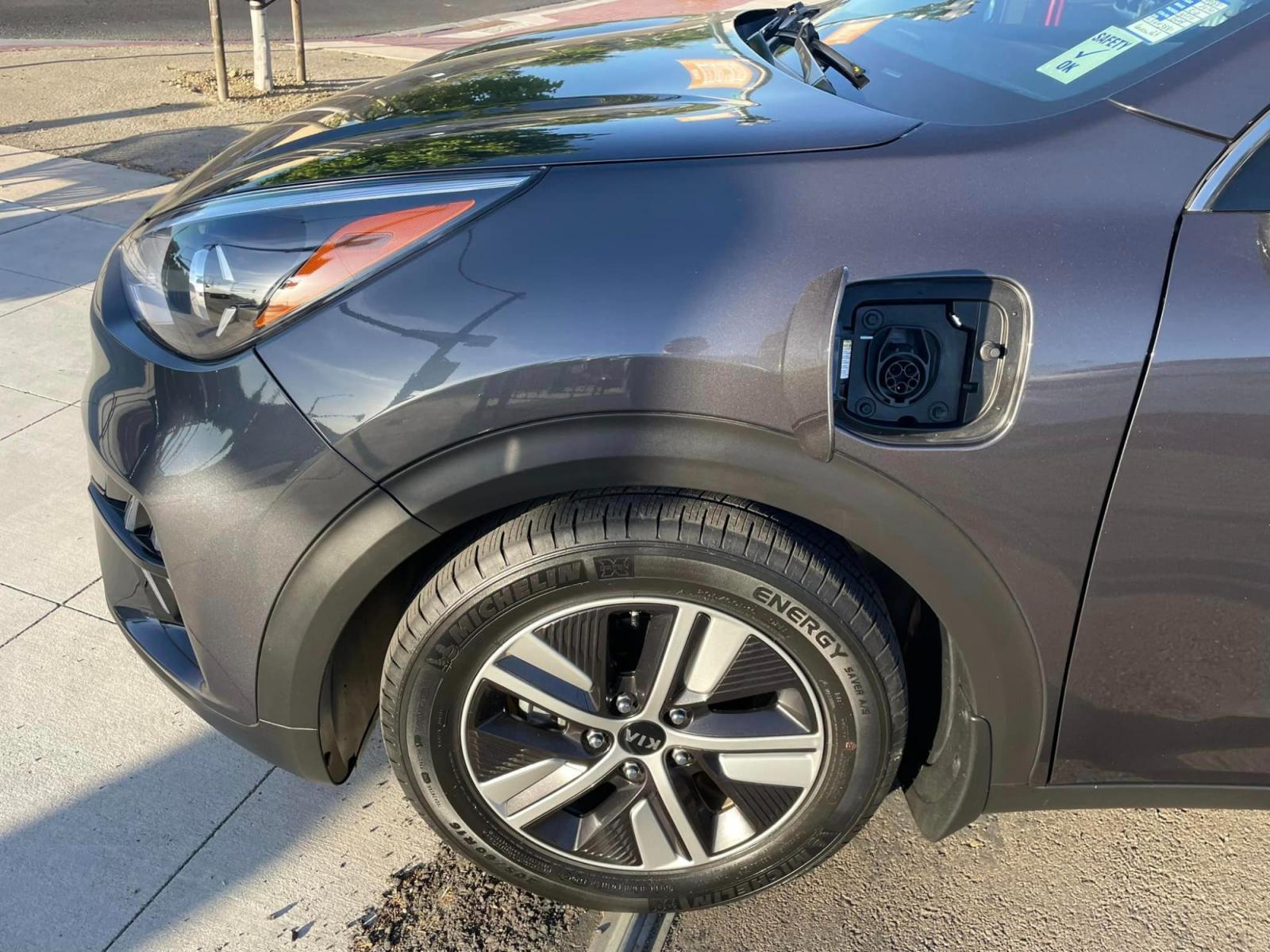 2020 DARK GRAY /BLACK Kia Niro Plug In Hybrid (KNDCD3LD1L5) , located at 744 E Miner Ave, Stockton, CA, 95202, (209) 944-5770, 37.956863, -121.282082 - PLUS TAXES AND FEES - Photo #4